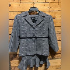 Sweet suit brand skirt suit vintage black white size 10 bow dots
